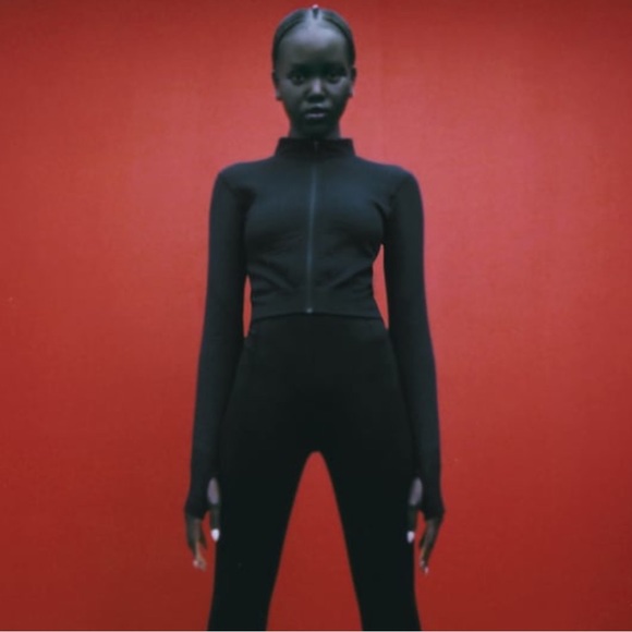 Zara Technical Cropped Long Sleeve Zip Top - Picture 2 of 14